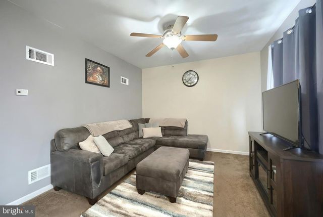 1165 LEDGE DR, York, PA 17408