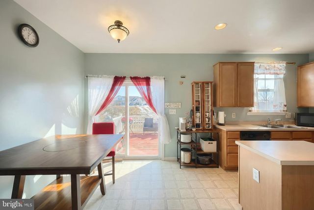 1165 LEDGE DR, York, PA 17408