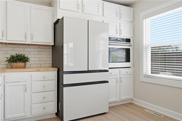 3501 Kings Lake DR, Virginia Beach, VA 23452