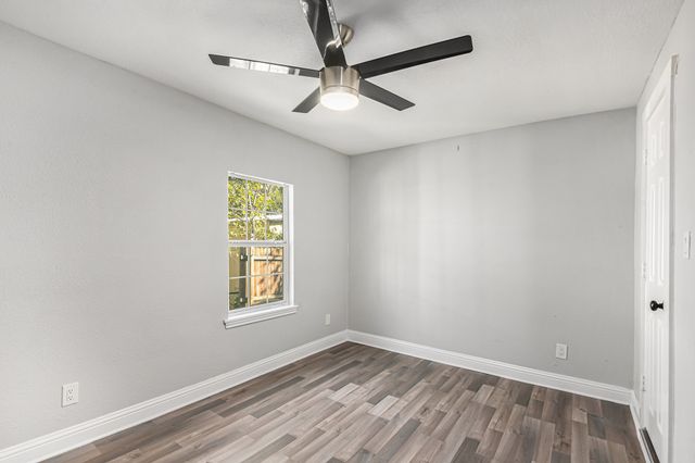 3506 N Houston Street, Fort Worth, TX 76106