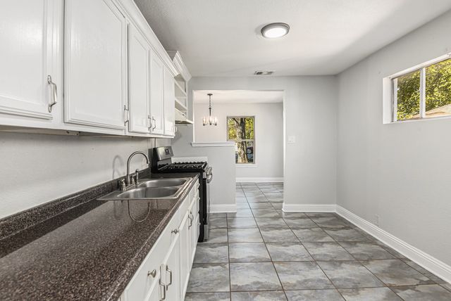 3506 N Houston Street, Fort Worth, TX 76106