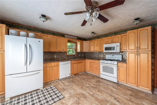 672 Jackson Street, Amherst, OH 44001