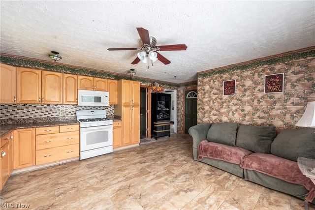 672 Jackson Street, Amherst, OH 44001