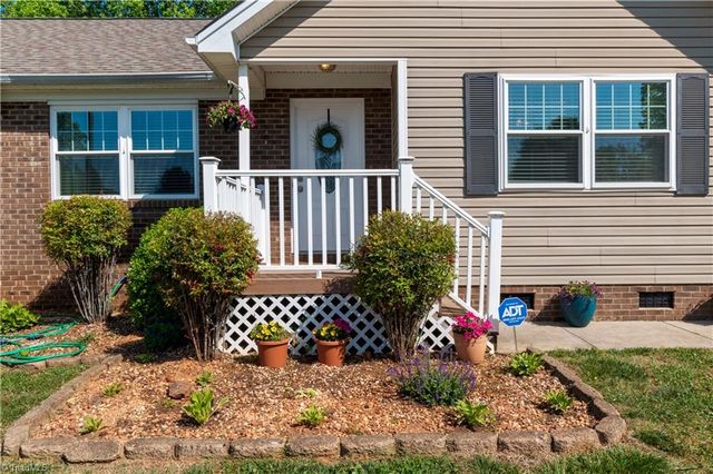 3675 Signet Drive, Winston-salem, NC 27101