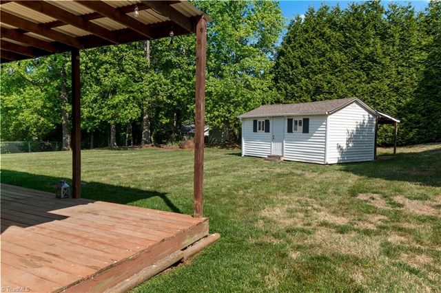 3675 Signet Drive, Winston-salem, NC 27101