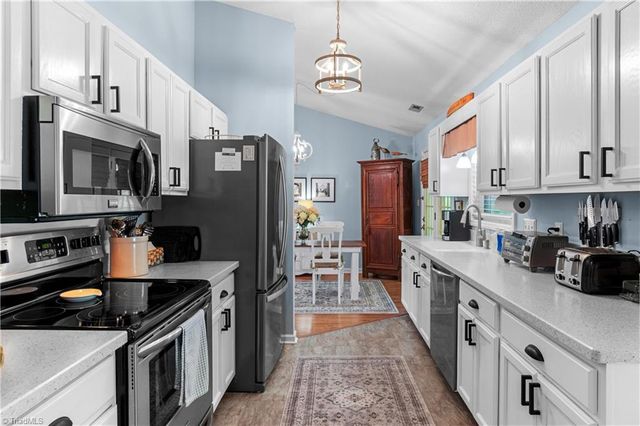 3675 Signet Drive, Winston-salem, NC 27101