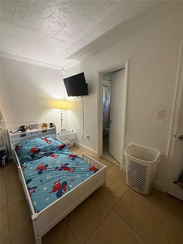 1230 W 54th St 211A, Hialeah, FL 33012