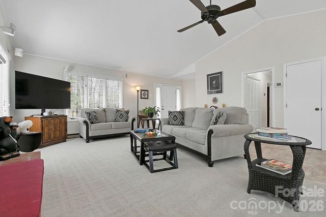 222 Sedi Lane, Brevard, NC 28712