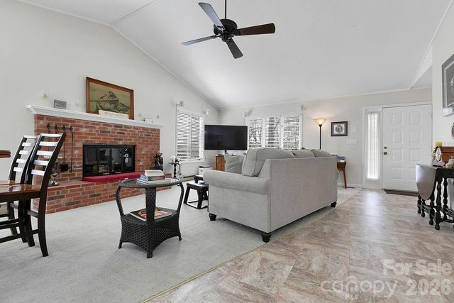 222 Sedi Lane, Brevard, NC 28712