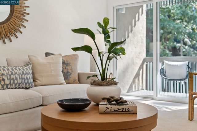 150 SHARENE LANE 207, Walnut Creek, CA 94596