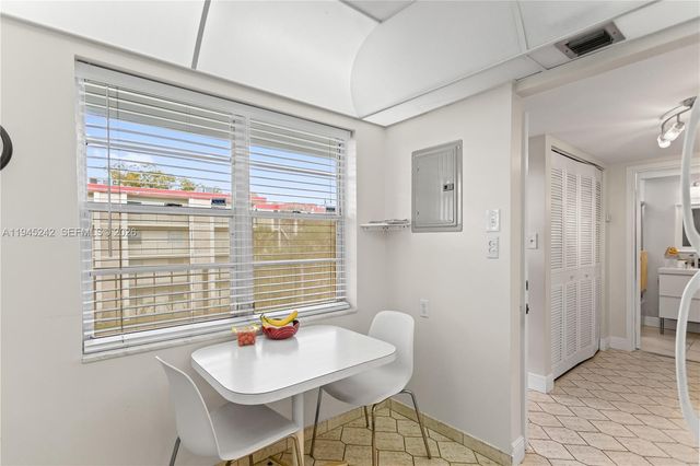 2998 NW 48th Ter 329, Lauderdale Lakes, FL 33313