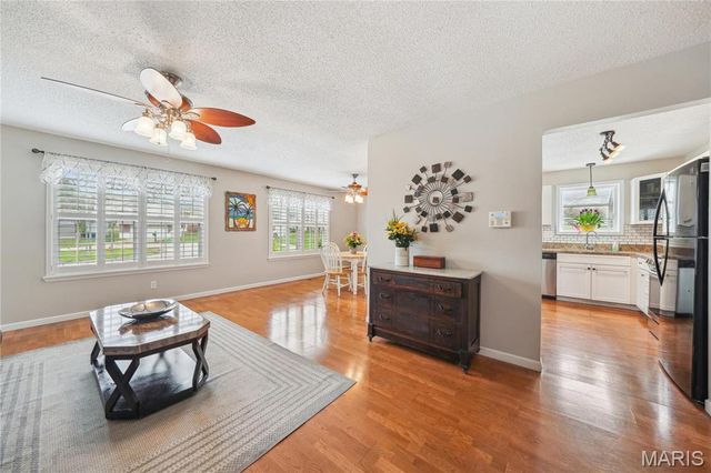 6073 Arborfield Court, Oakville, MO 63129