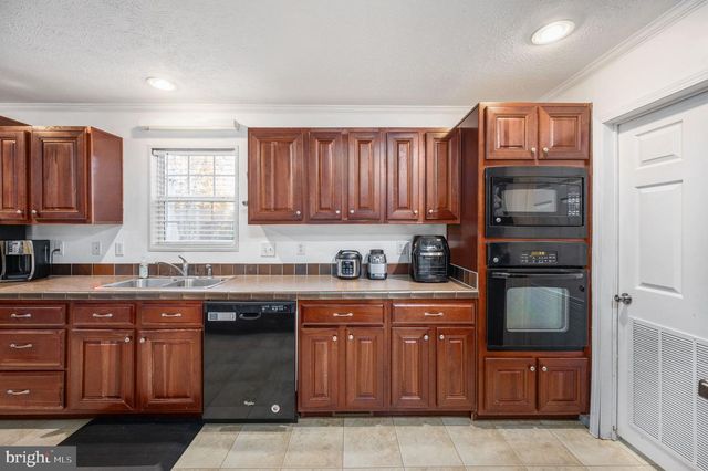 10325 MILL POND RD, Spotsylvania, VA 22551