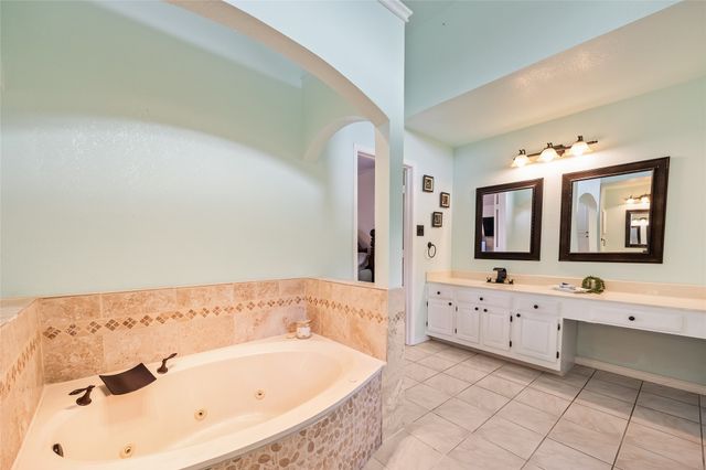 8506 Linda Vista Drive, Rowlett, TX 75088