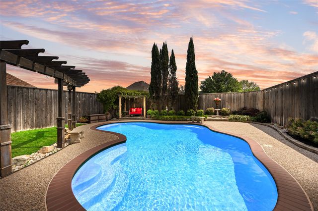 8506 Linda Vista Drive, Rowlett, TX 75088