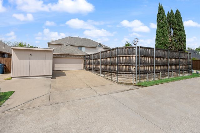 8506 Linda Vista Drive, Rowlett, TX 75088