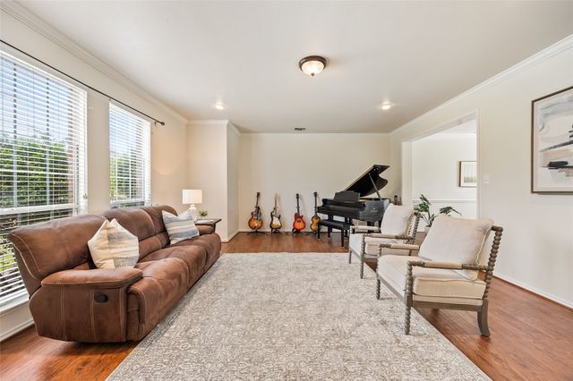 8506 Linda Vista Drive, Rowlett, TX 75088