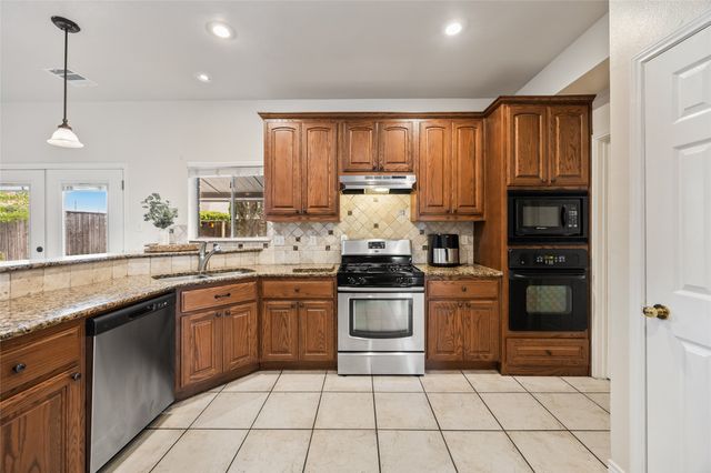 8506 Linda Vista Drive, Rowlett, TX 75088