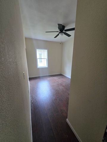 1239 S MAIN ST, Wichita, KS 67213