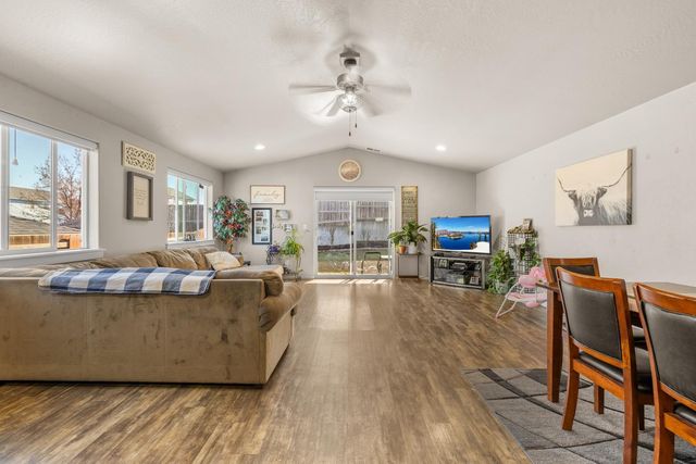 917 Stonewater Drive, Eagle Point, OR 97524