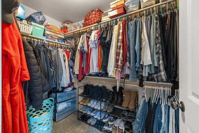 917 Stonewater Drive, Eagle Point, OR 97524