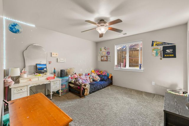 917 Stonewater Drive, Eagle Point, OR 97524