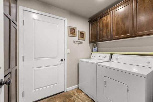 917 Stonewater Drive, Eagle Point, OR 97524