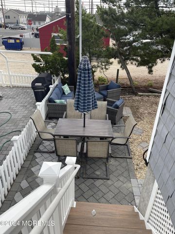 104 W Chadwick Way, Lavallette, NJ 08735