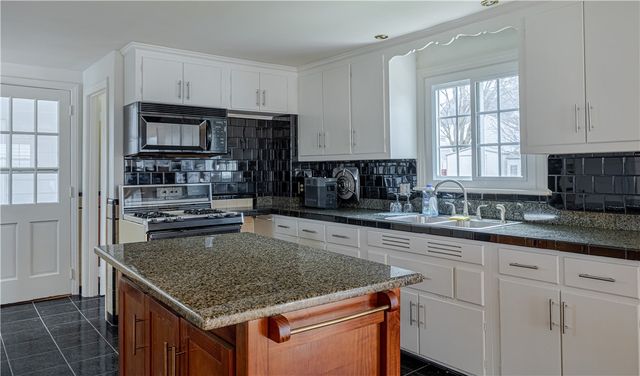 120 mason Avenue, Cranston, RI 02910