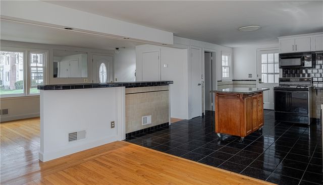 120 mason Avenue, Cranston, RI 02910