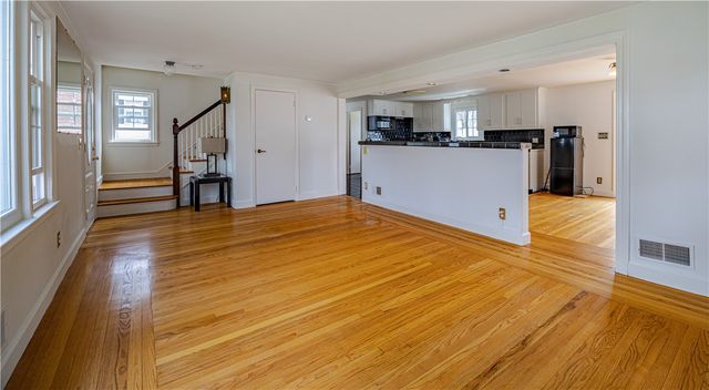 120 mason Avenue, Cranston, RI 02910