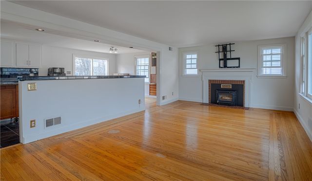 120 mason Avenue, Cranston, RI 02910