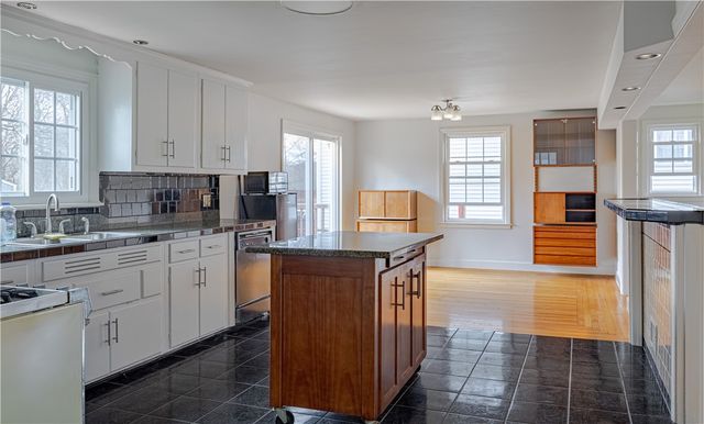 120 mason Avenue, Cranston, RI 02910