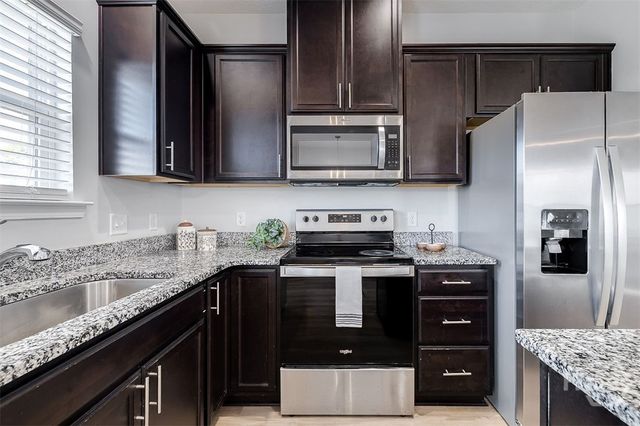 872 Grayson Avenue, Hinesville, GA 31313