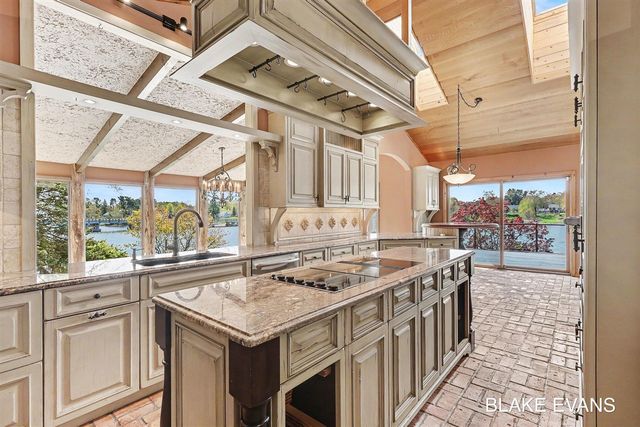 4069 Forest Point Drive, Norton Shores, MI 49441