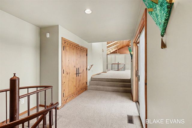 4069 Forest Point Drive, Norton Shores, MI 49441