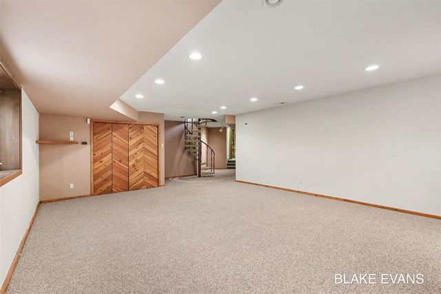 4069 Forest Point Drive, Norton Shores, MI 49441