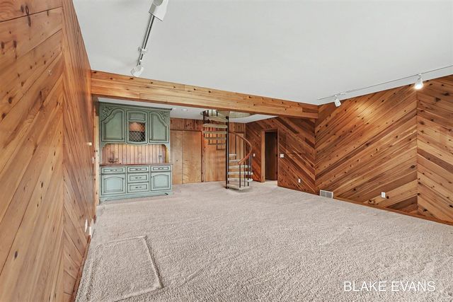 4069 Forest Point Drive, Norton Shores, MI 49441