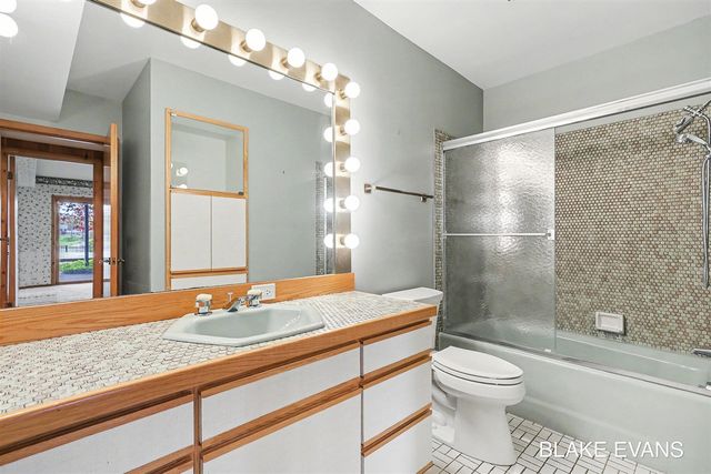 4069 Forest Point Drive, Norton Shores, MI 49441