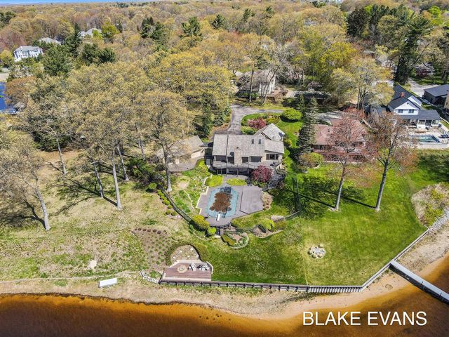 4069 Forest Point Drive, Norton Shores, MI 49441