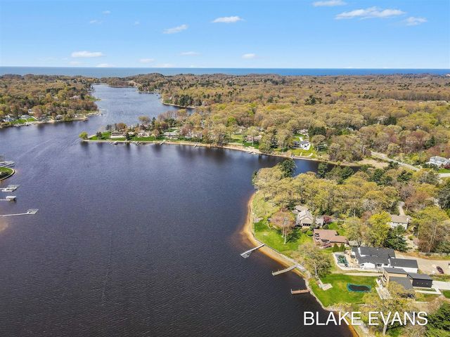 4069 Forest Point Drive, Norton Shores, MI 49441