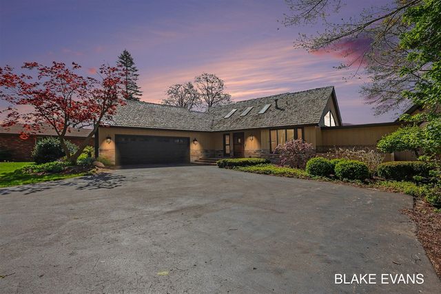 4069 Forest Point Drive, Norton Shores, MI 49441