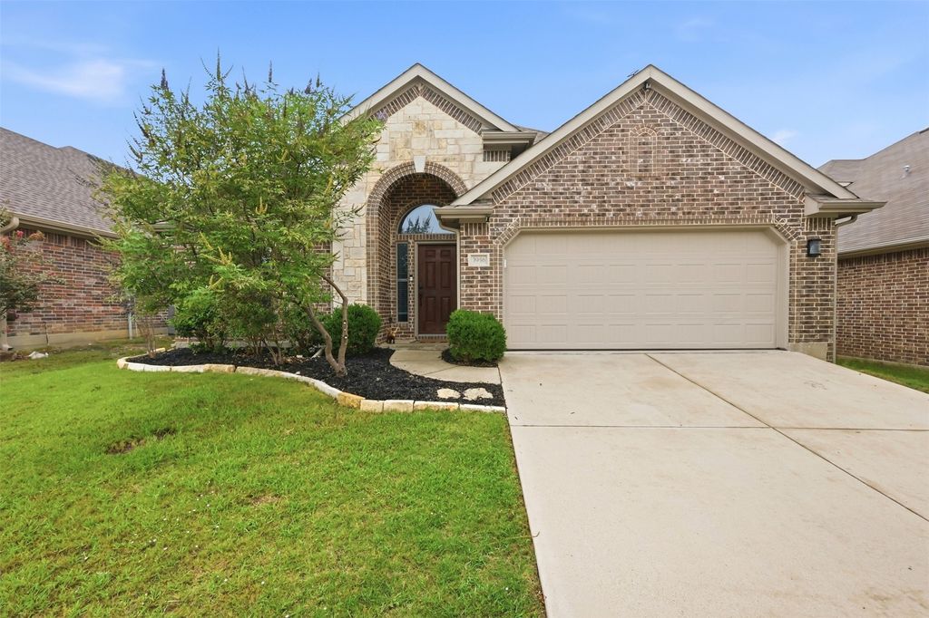 3956 Hollow Lake Road, Fort Worth, TX 76262 — exterior