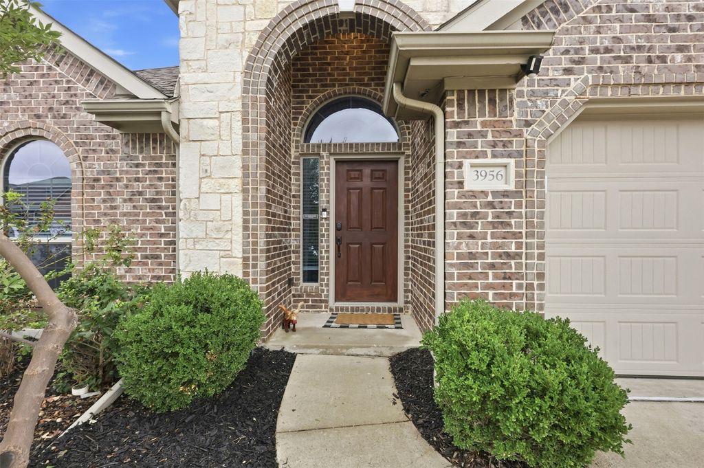 3956 Hollow Lake Road, Fort Worth, TX 76262 — photo 2