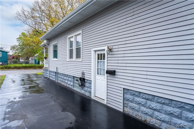 11 Oakhurst Avenue, Buffalo, NY 14220