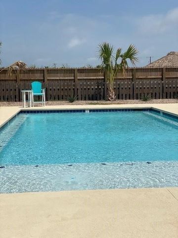 222 Port Arthur St, Port Aransas, TX 78373