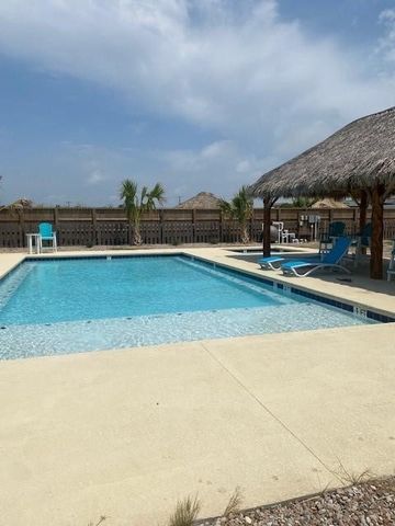 222 Port Arthur St, Port Aransas, TX 78373