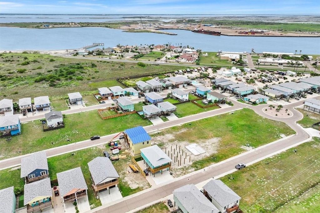 222 Port Arthur St, Port Aransas, TX 78373 — photo 3