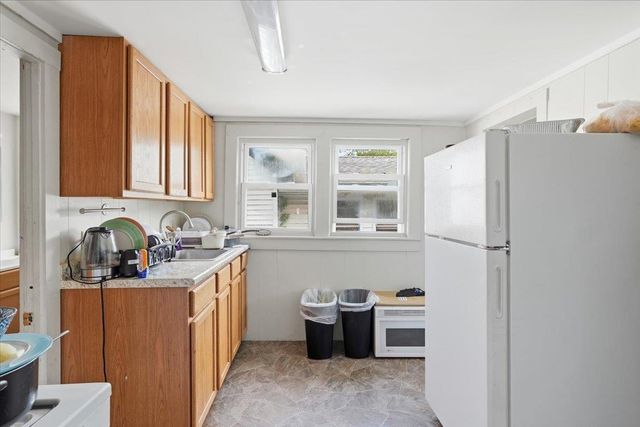 64 Hyde Street, Burlington, VT 05401