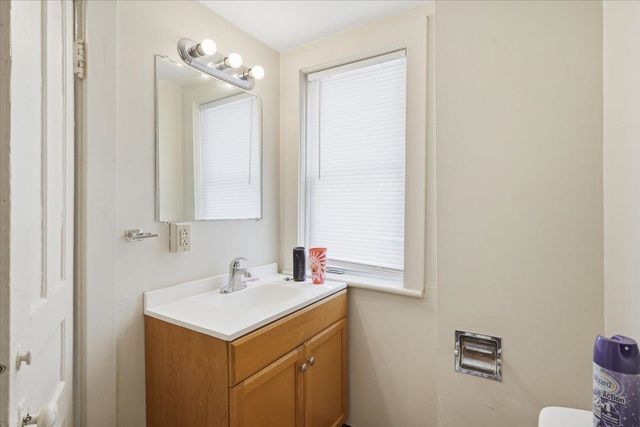 64 Hyde Street, Burlington, VT 05401